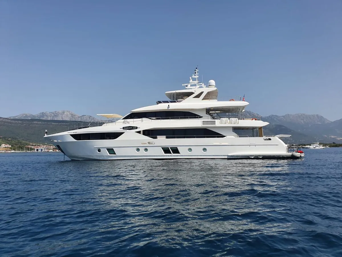 Private Yacht 110ft