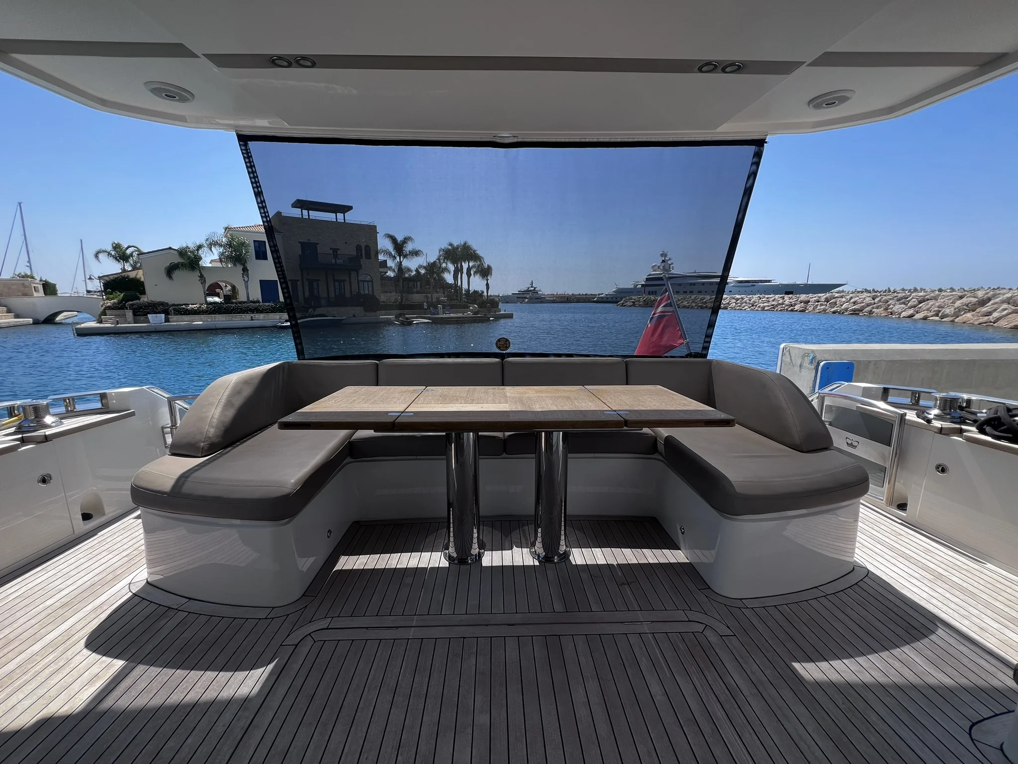 Princess 68 Flybridge (2017) spotlight