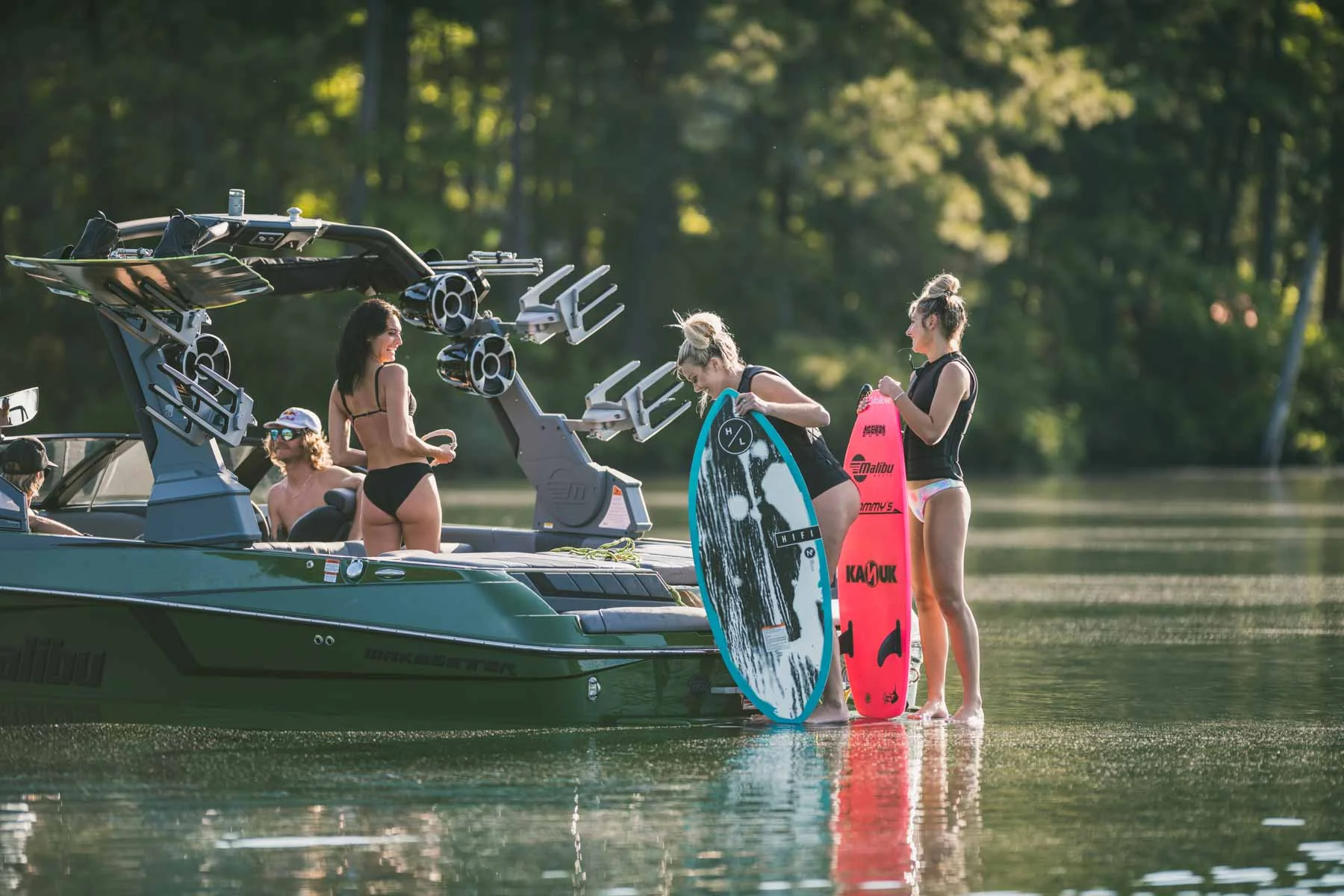Malibu 23 MXZ spotlight